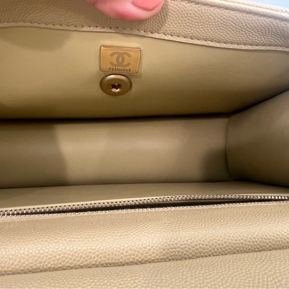 23A Dark beige Chanel flap bag - Picture 4 of 15